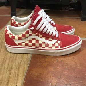Primary check old school Vans red, size 9.5